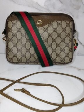 Gucci GG Supreme Canvas Crossbody Bag with Green/Red Web Stripe